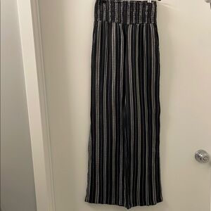Billabong New Waves 2 Black and White Wide Leg Pants. Lightweight. Never worn